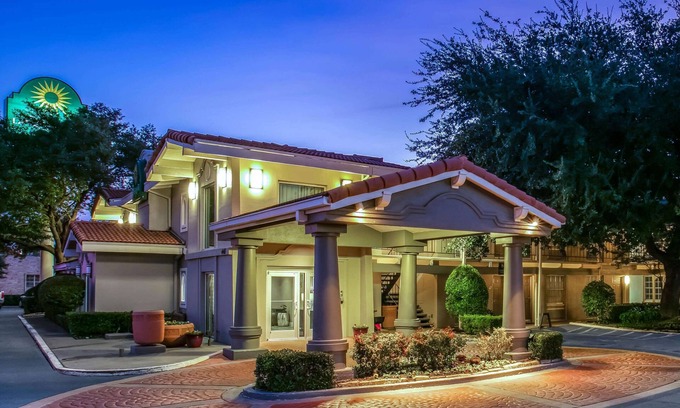 Knox - Henderson Hotel | La Quinta Inn by Wyndham Dallas Uptown