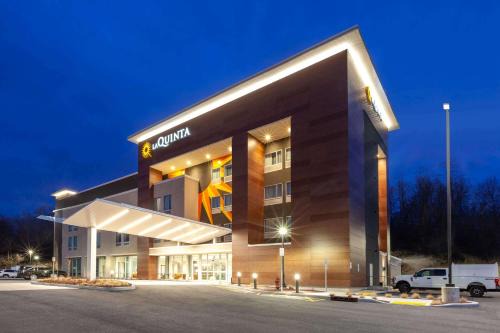 Scotchtown Hotel | La Quinta Inn & Suites by Wyndham Middletown-Goshen