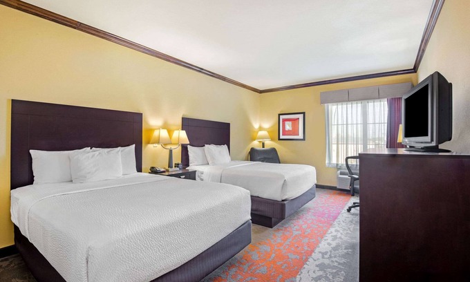 Eastland Hotel | La Quinta Inn & Suites by Wyndham Eastland
