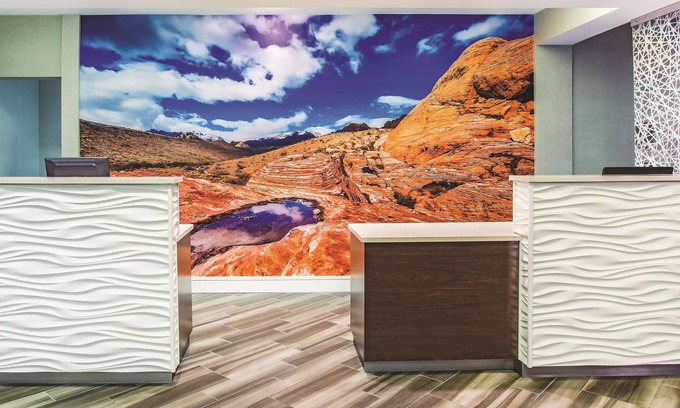 Summerlin Hotel | La Quinta Inn & Suites by Wyndham Las Vegas Summerlin Tech