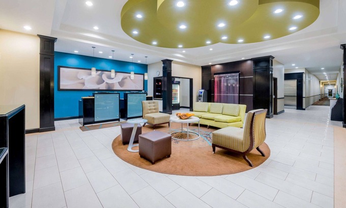 Marshall Hotel | La Quinta Inn & Suites by Wyndham Marshall