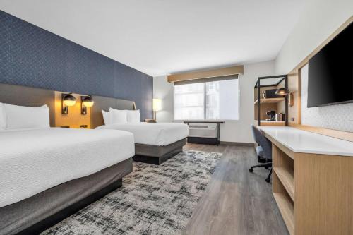 San Jose Hotel | La Quinta Inn & Suites by Wyndham San Jose Airport-Downtown