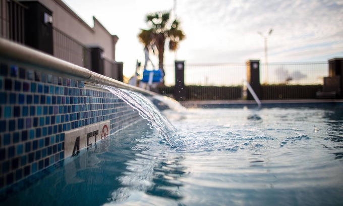 North Shore Hotel | La Quinta Inn & Suites by Wyndham Houston East at Normandy