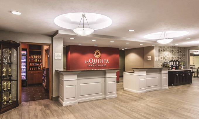 Fargo Hotel | La Quinta Inn & Suites by Wyndham Fargo-Medical Center