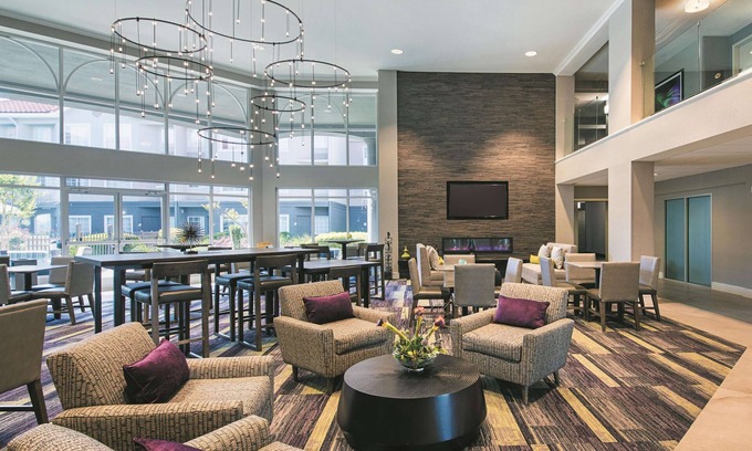 North Burnet Hotel | La Quinta Inn & Suites by Wyndham Austin Near The Domain