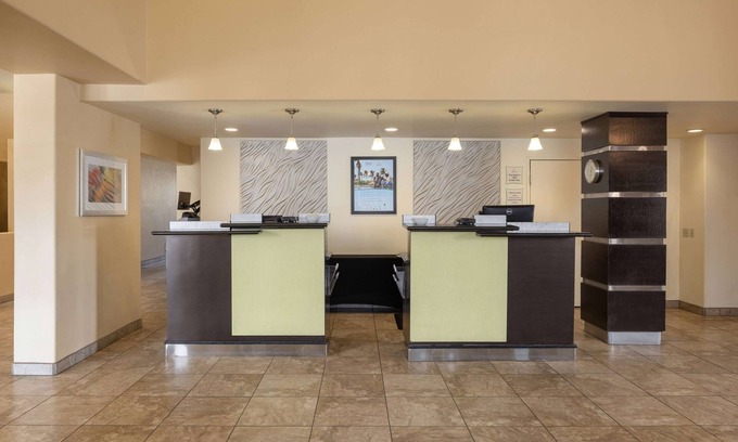 El Montevideo Hotel | La Quinta Inn & Suites by Wyndham Tucson - Reid Park