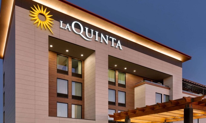 Southwest Santa Rosa Hotel | La Quinta Inn & Suites Santa Rosa Sonoma