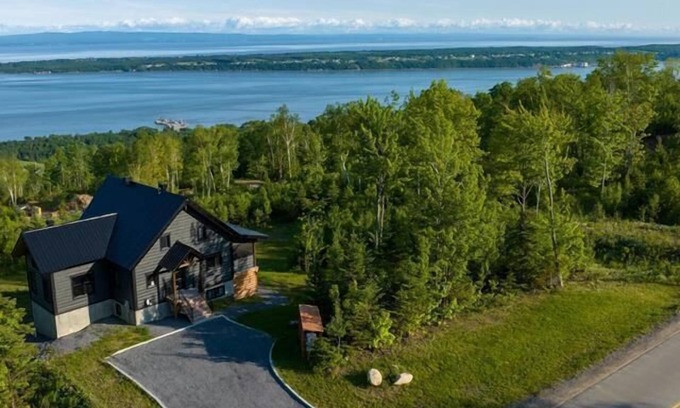 Saint-Joseph-de-la-Rive Ski Chalet | La Réserve des Éboulements spa