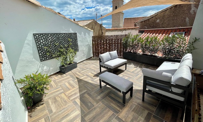 Marseillan House | La Roussette