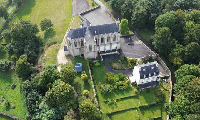St.-Martin-des-Champs House | La Salette, is 15mins to Carantec 21 beaches in around 11km. Restaurants/Markets