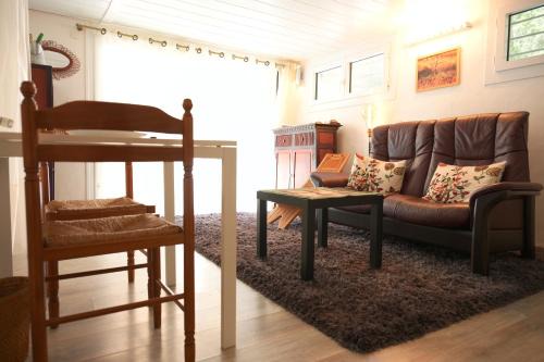 Saint-Martin-d'Uriage Apartment | La Songe Ailée - Uriage - Grenoble - Chamrousse - T2 avec terrasse - Jusqu'à 2 personnes - Cure Thermale - Déplacements professionnels