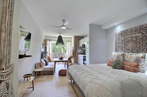 Anse des Rochers Apartment | La Suite Serendipity piscine et plage