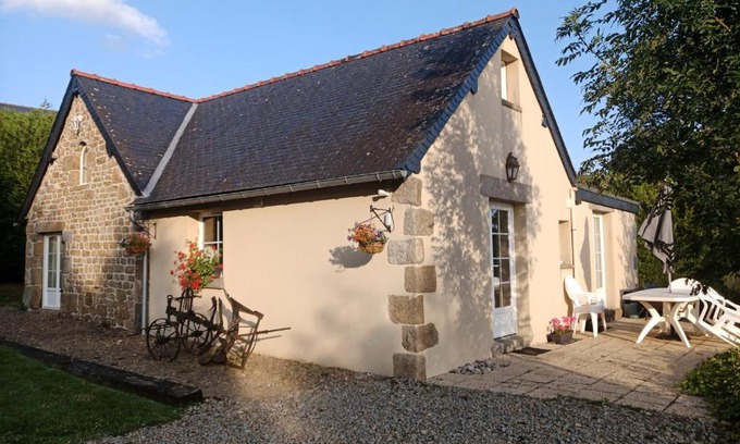 Saint-Michel-de-Montjoie Apartment | La Tentonniere