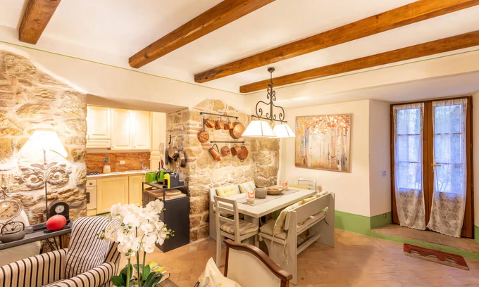 Cetona House | La Terrazza, Cetona, Tuscany, historic stone house with garden.