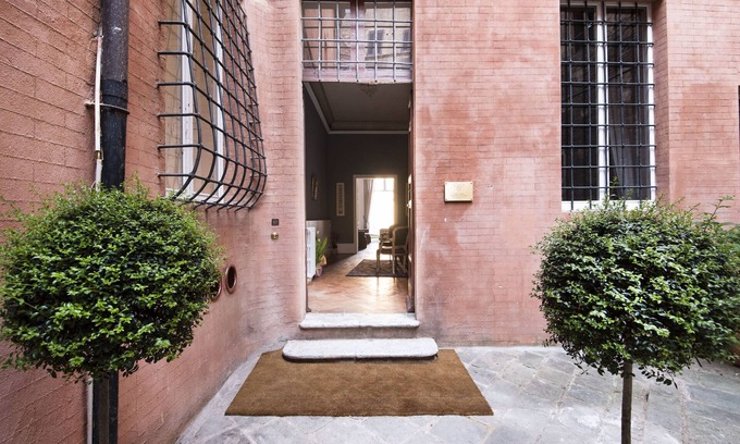 Siena Historical Center House | La Terrazza Sul Campo Rooming House