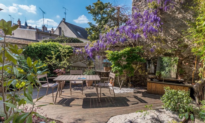 Nemours House | La Verrière du Baron Gréau