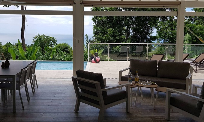 Bouillante Villa | "La Vi la Bèl" Life is beautiful !