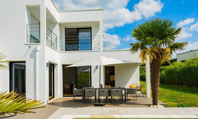 Concarneau House | "LA VILLA DE CARLA" 4 pers heated pool, beach and GR34 on foot Concarneau