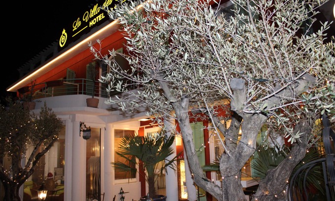 Cros-de-Cagnes Hotel | La Villa des Oliviers