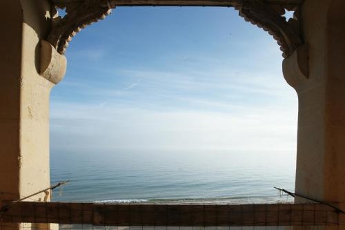 Lion-sur-Mer Bed & Breakfast | La Villa Louis, maison d'hôtes, vue mer