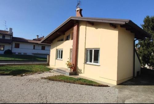 Rive D'Arcano House | ~ La Villetta Gialla ~ Casa al centro del F.V.G