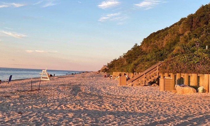 Baiting Hollow House | La Vista North Fork - 1 + acre, pool, walk to beach
