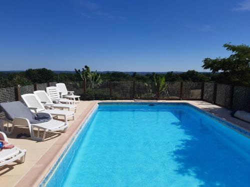 Saint-Leon-sur-Vezere Ski Chalet | La voie de l'hirondelle