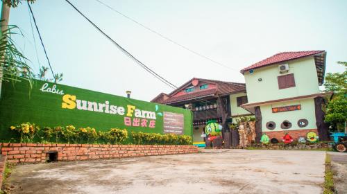 Segamat House | LABIS SUNRISE FARM STAY