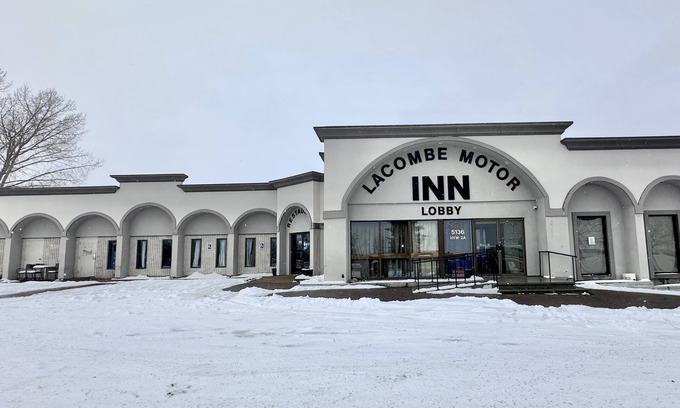 Lacombe Hotel | Lacombe Motor Inn
