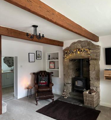 Fence House | Ladybird Cottage