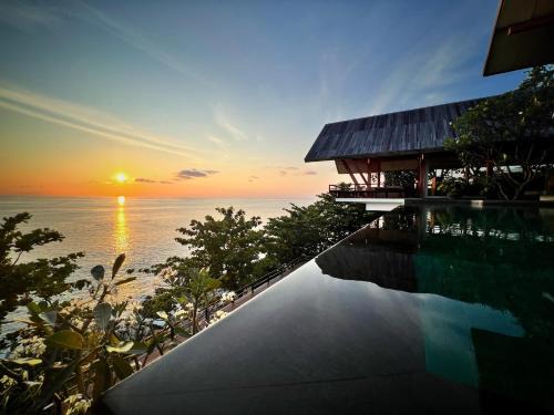 Cherngtalay Villa | Laemsingh Villa 1 - Luxury Villa 5 Bedrooms