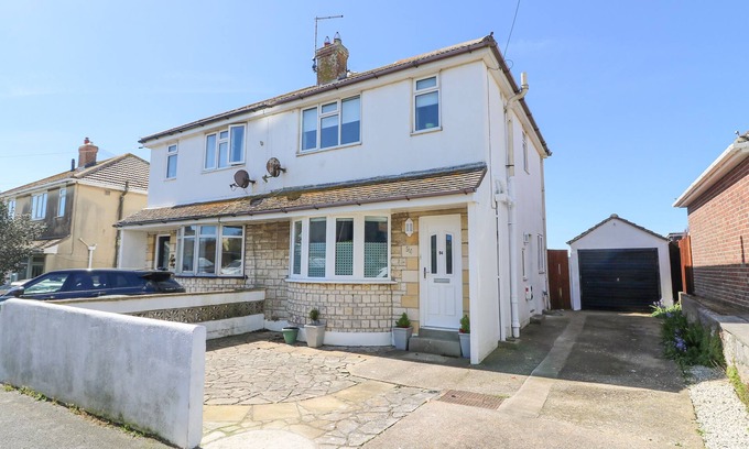 Wyke Regis House | LAGOON VIEW, pet friendly, with a garden in Wyke Regis