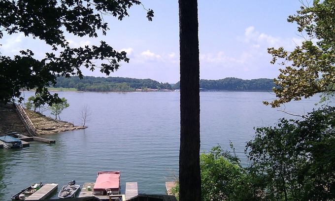 Glasgow House | Lake Access And View For Fishing, Boating, Camping