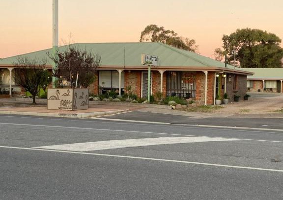 Bonney Hotel | Lake Albert Motel