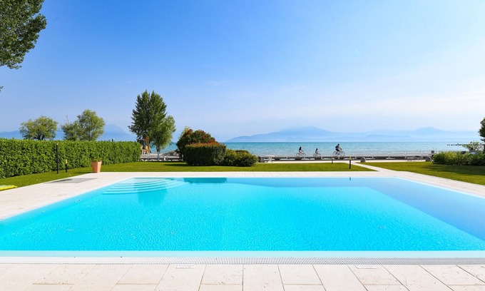 Lugana Apartment | Lake and beach front with wonderful pool!