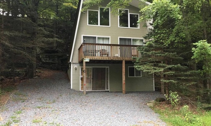 Lake Ariel Ski Chalet | Lake Ariel - Ridgeview Chalet
