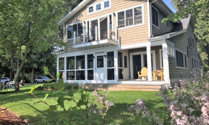 Malletts Bay Cottage | Lake Champlain Great Camp - Rustic Luxury, Sunsets, Lawn, Beach, Amenities!