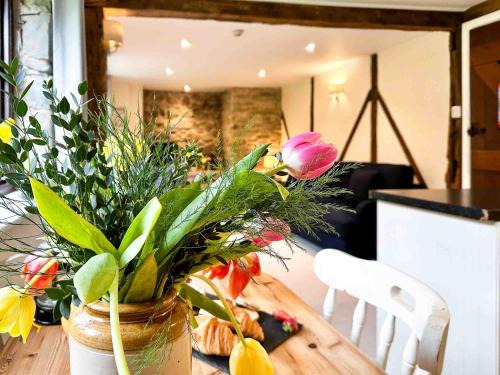 Builth Wells House | Lake Cottages at Cwm Chwefru