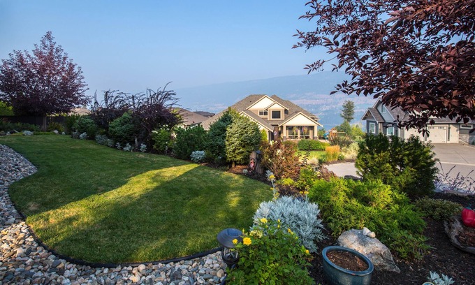 Central Okanagan House | Lake Country Wine, Dine, Golf & Ski #2