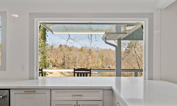 Dixie - Berryhill House | LAKE DAY!!