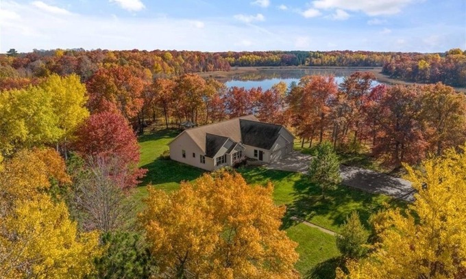 Nisswa Cabin | Lake Edward Retreat, Hot Tub, Game Rm, Mins to Nisswa