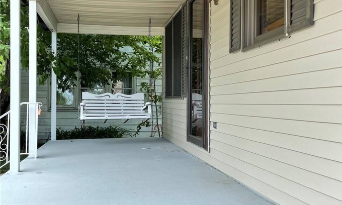 Erie House | Lake Erie Area 3 BR Home