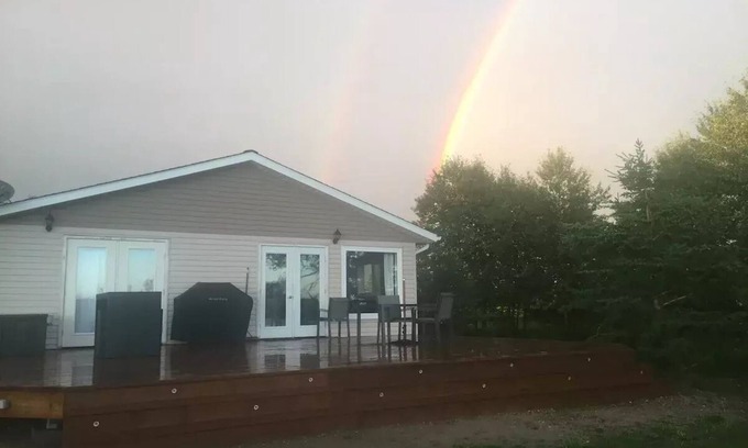 Killarney Cottage | Lake front 4 season cottage