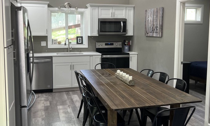 McColley Cabin | Lake Front Cabin with Dock & Lake Toys-Sunrise Beach