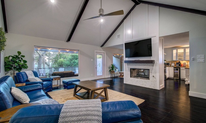 Rowlett House | Lake Front in Rowlett 3 Bedroom 2.5 Bath