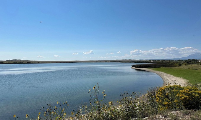Walsenburg RV Rental | Lake front RV site with stunning views of the Spanish Peaks