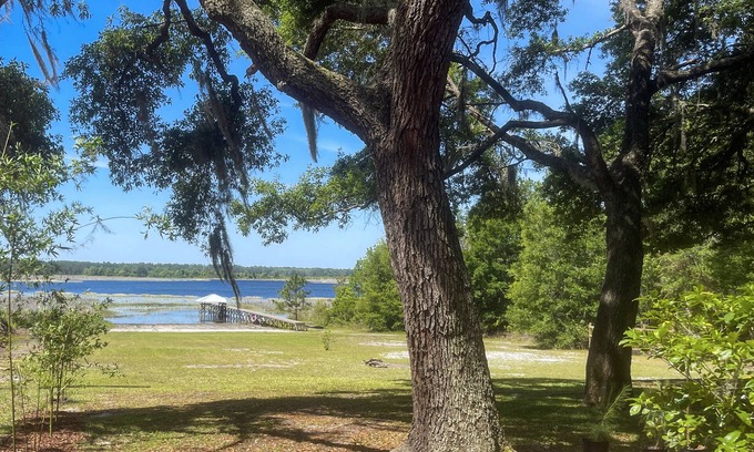 Putnam Hall House | Lake Geneva Getaway – Close to Gainesville & UF