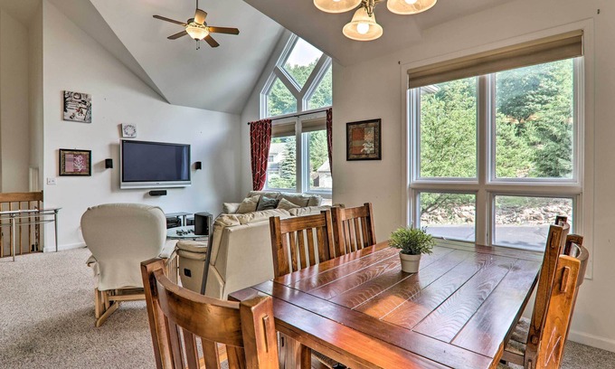 Lake Harmony Villa | Lake Harmony Villa: Walk to Big Boulder Mountain!