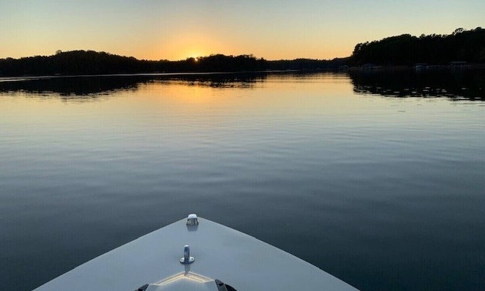 Martin House | Lake Hartwell - House w/dock, screened in porch and firepit