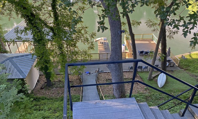 McQueeney House | Lake Haus on McQueeney